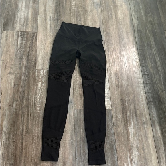 Lululemon Run Inspire Breathable Black Leggings with Mesh size 4 - Picture 2 of 7